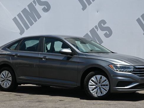 Used 2019 Volkswagen Jetta S w/ Driver Assistance Package FWD image 3