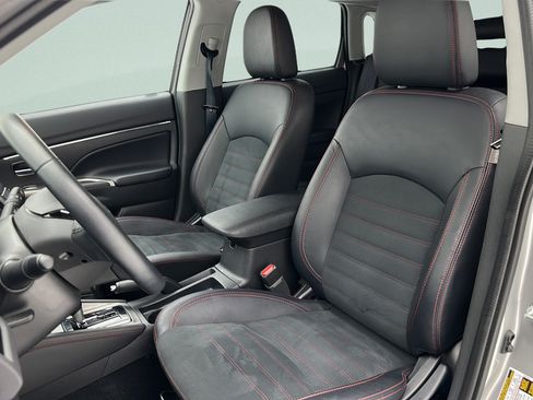 Used 2025 Mitsubishi Outlander Sport AWD image 15