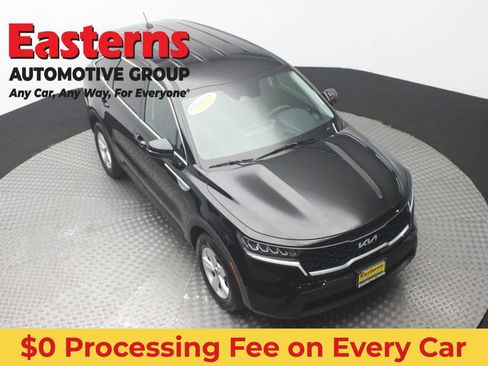 Used 2022 Kia Sorento LX FWD image 3