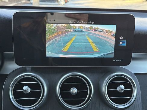 Used 2020 Mercedes-Benz GLC 300 4MATIC image 29