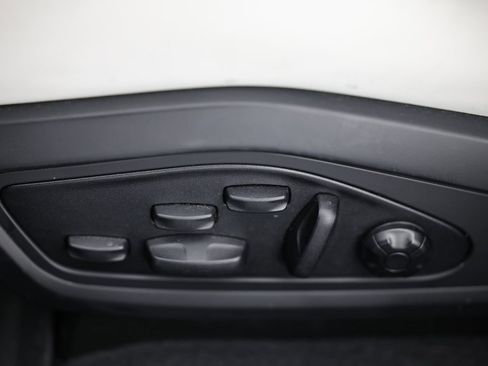 Certified 2024 Porsche Taycan image 23