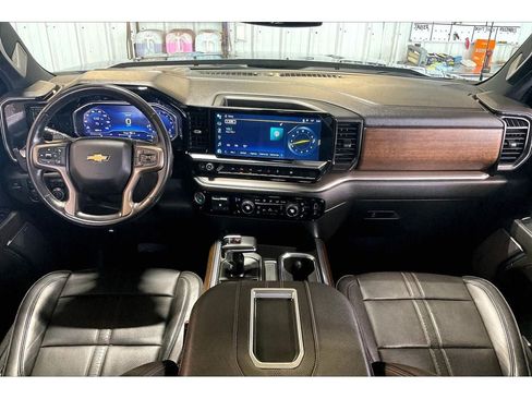 Used 2022 Chevrolet Silverado 1500 High Country AWD/4WD image 17