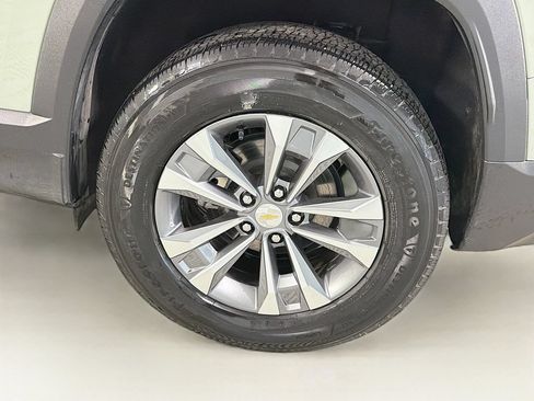 Used 2025 Chevrolet Equinox LT FWD image 34