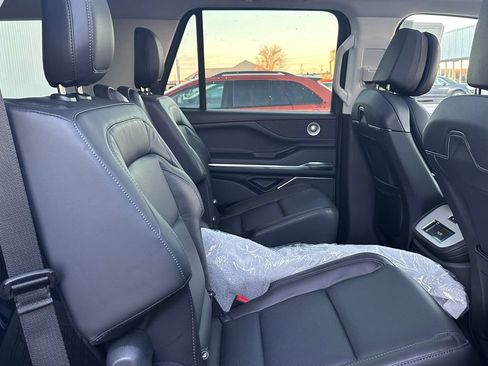 New 2025 Lincoln Navigator Reserve AWD/4WD image 25