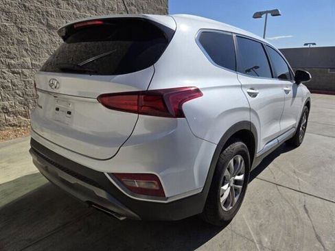 Used 2019 Hyundai Santa Fe SE image 4