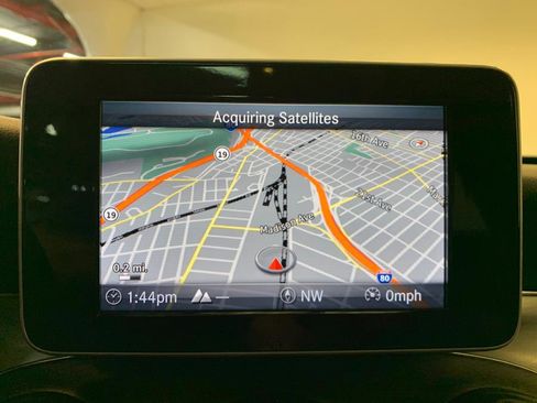 Used 2019 Mercedes-Benz GLC 300 4MATIC image 28