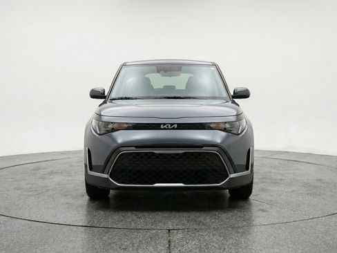 Used 2025 Kia Soul LX w/ LX Technology Package FWD image 2