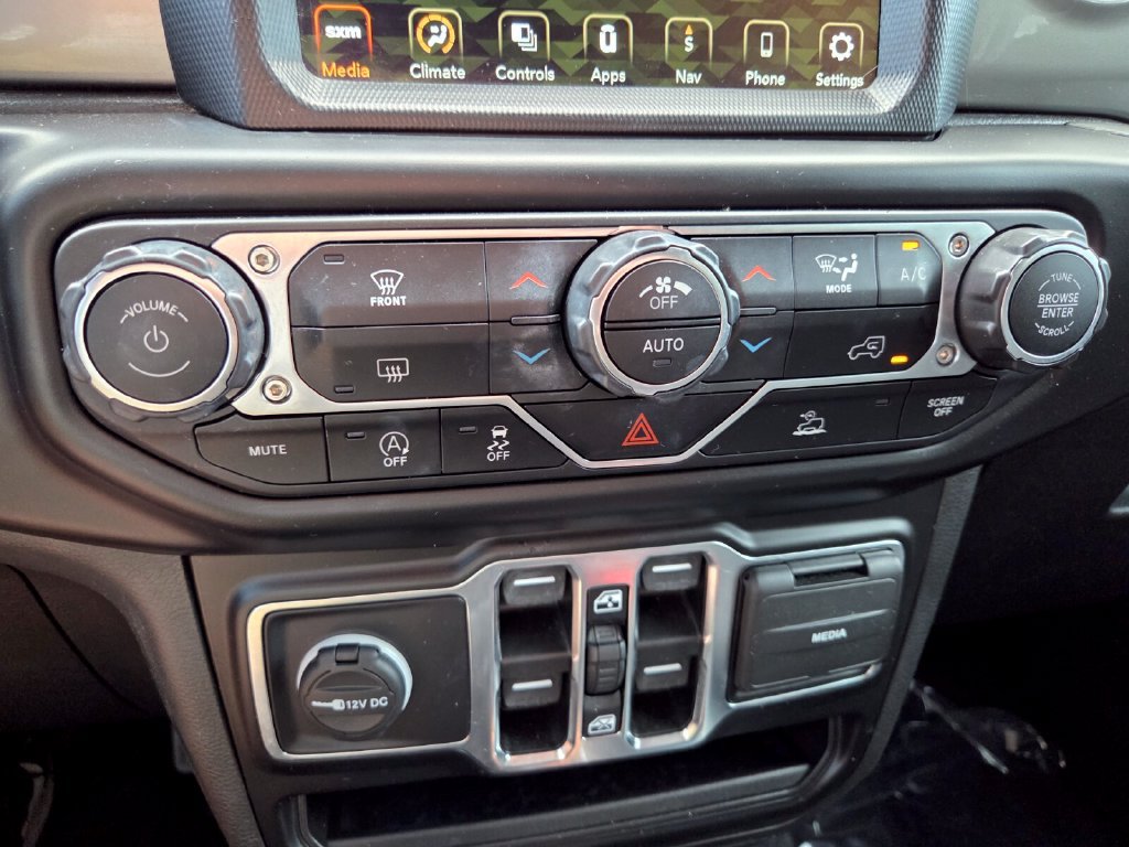 Used 2022 Jeep Wrangler Unlimited Sahara AWD/4WD image 23