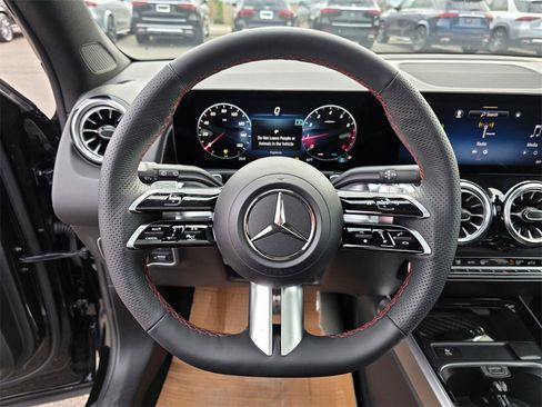 New 2026 Mercedes-Benz GLB 250 image 14