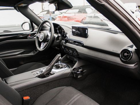 New 2026 MAZDA MX-5 Miata Club w/ Interior Package RWD image 22