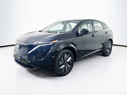 Used 2023 Nissan Ariya AWD image 3