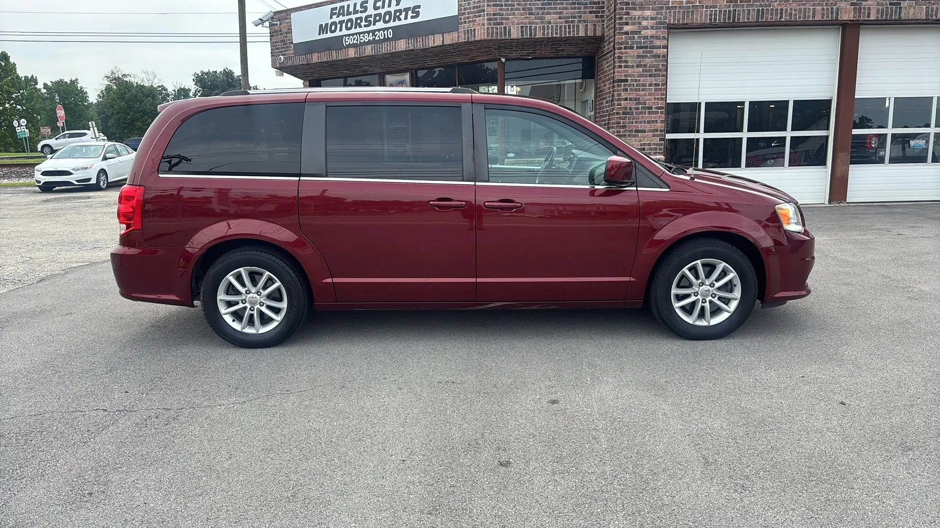 Used 2020 Dodge Grand Caravan SXT FWD image 18
