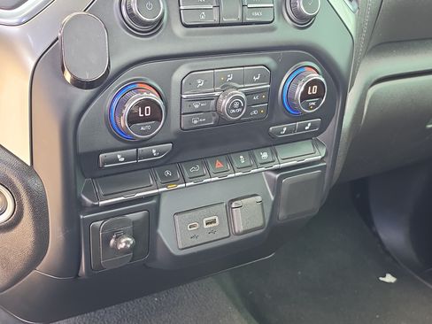 Used 2021 Chevrolet Silverado 1500 LT RWD image 26