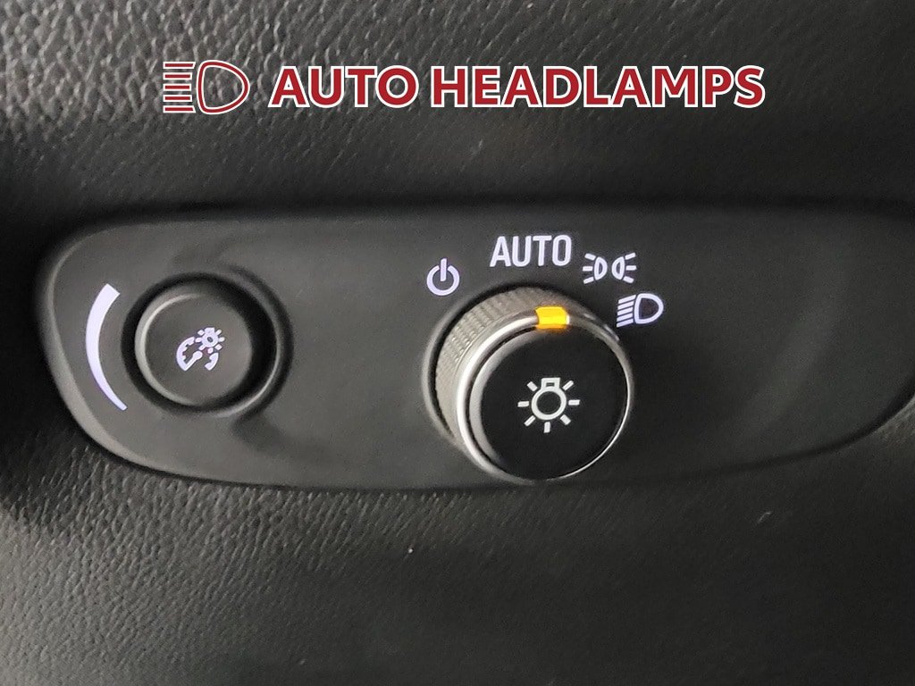 Used 2023 Chevrolet Traverse LT FWD image 23