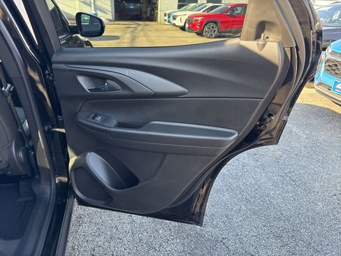 Used 2025 Chevrolet TrailBlazer RS w/ Convenience Package image 11