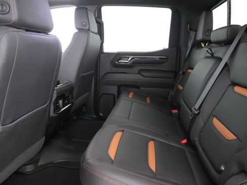 Used 2023 GMC Sierra 1500 AT4 w/ Technology Package AWD/4WD image 28