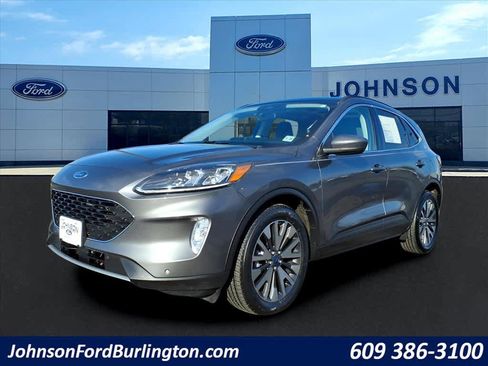 Certified 2022 Ford Escape Titanium w/ Class II Trailer Tow Package AWD/4WD image 4