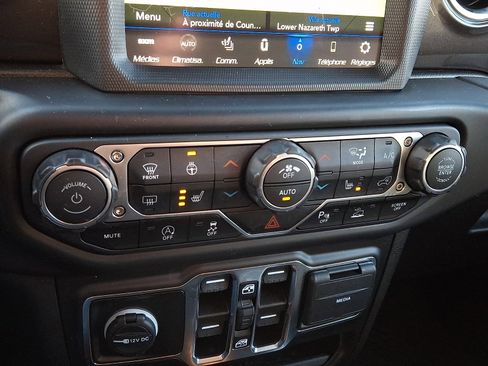 Certified 2022 Jeep Wrangler Unlimited Sahara image 15