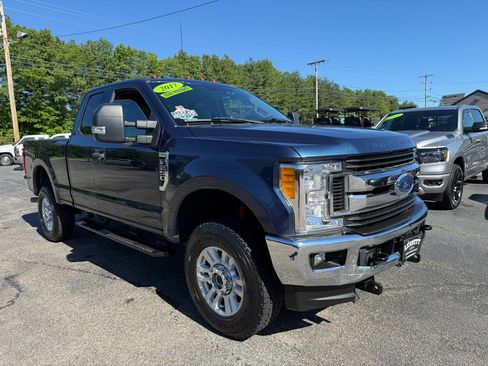 Used 2017 Ford F250 XLT w/ XLT Value Package AWD/4WD image 15