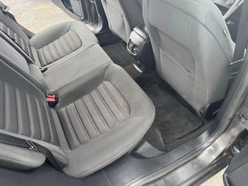 Used 2017 Ford Fusion SE FWD image 16