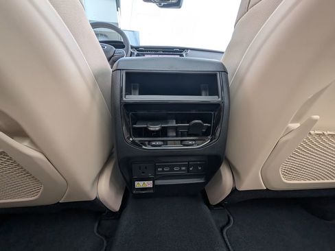 New 2026 Jeep Grand Cherokee Limited image 38