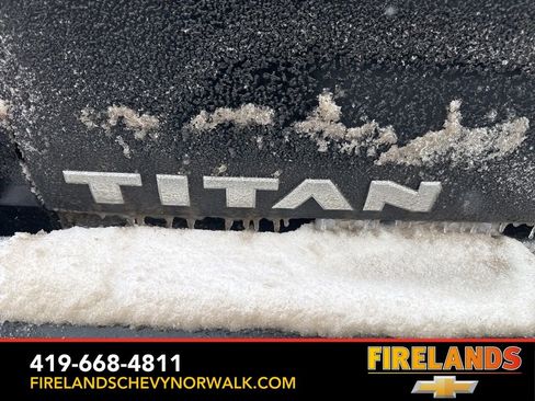 Used 2021 Nissan Titan SV w/ SV Convenience Package image 10