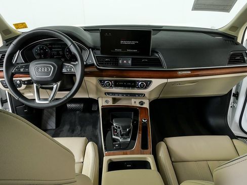 Used 2021 Audi Q5 Prestige w/ Prestige Package image 19