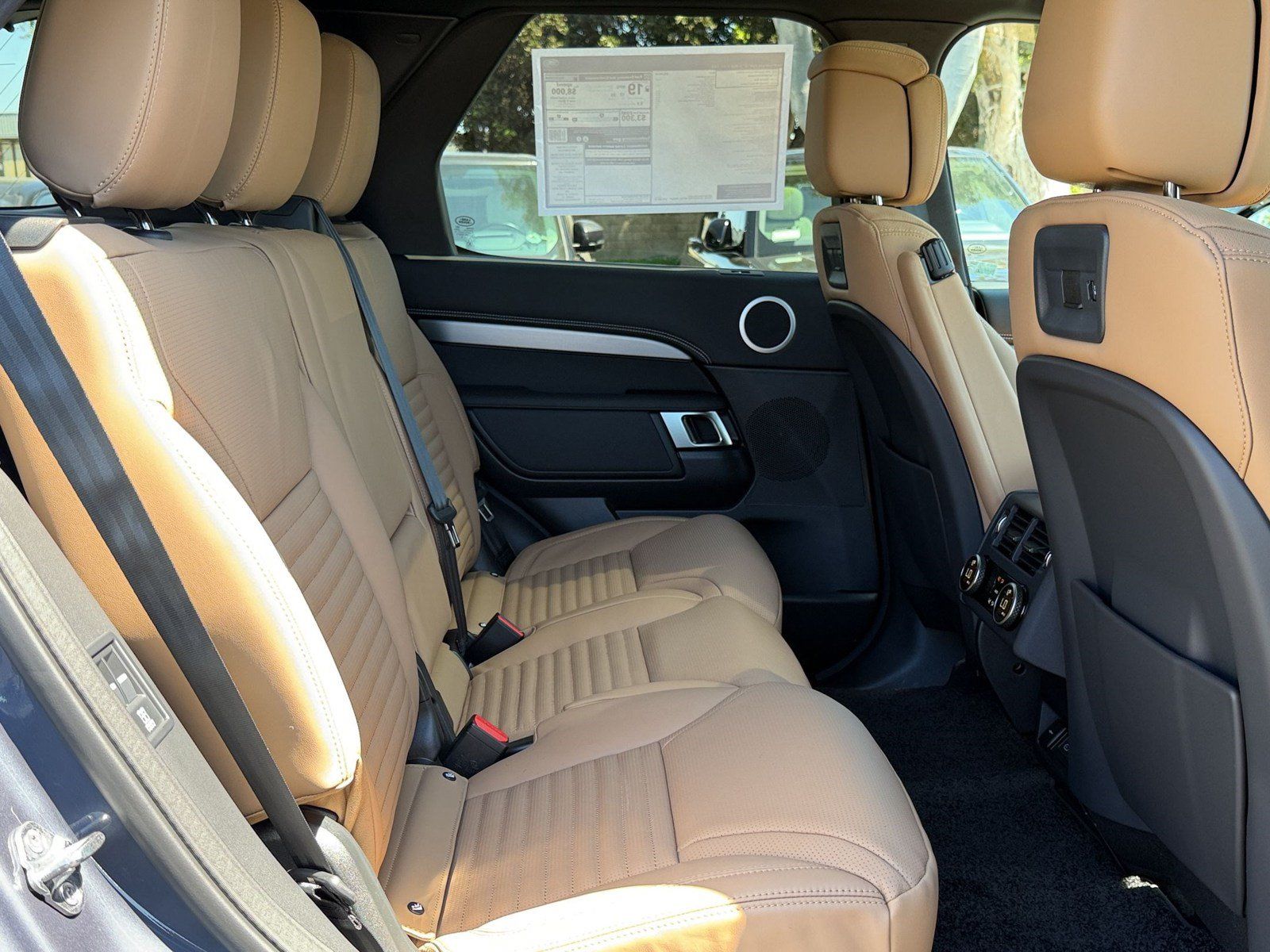 New 2026 Land Rover Discovery Limited Edition AWD/4WD image 31