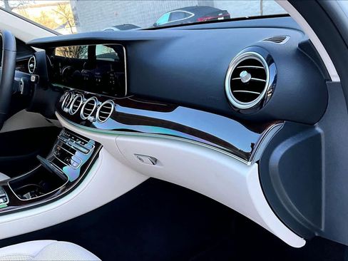 Used 2023 Mercedes-Benz E 450 4MATIC Sedan image 19