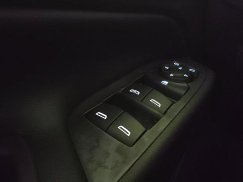 Used 2018 Chevrolet Equinox LT FWD image 27