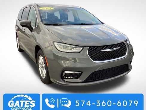 Used 2023 Chrysler Pacifica Touring-L FWD image 1