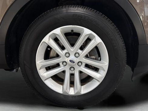Used 2015 Ford Explorer XLT AWD/4WD image 37