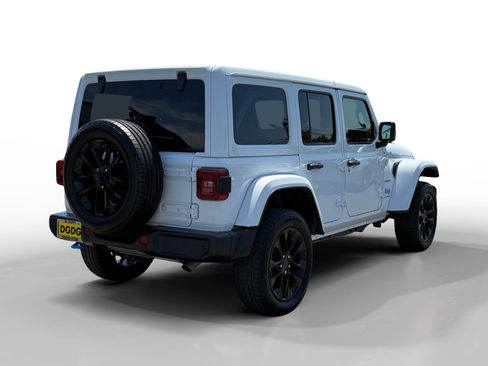 Used 2024 Jeep Wrangler Unlimited Sahara w/ Safety Group AWD/4WD image 5