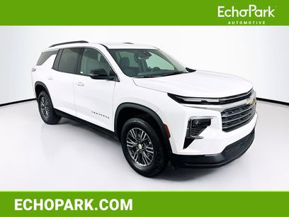 Used 2025 Chevrolet Traverse LT