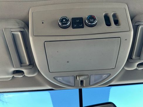 Used 2012 Nissan Armada Platinum image 39