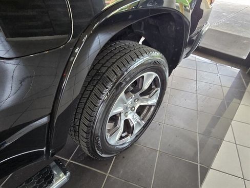 Used 2019 RAM 1500 Laramie AWD/4WD image 43