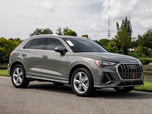 Used 2020 Audi Q3 2.0T Premium w/ Convenience Package image 2