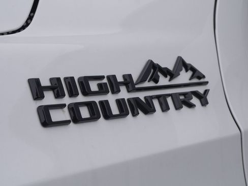 Used 2023 Chevrolet Tahoe High Country w/ Premium Package AWD/4WD image 7