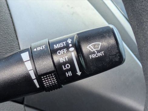 Used 2013 Hyundai Elantra GLS w/ Preferred Pkg FWD image 11