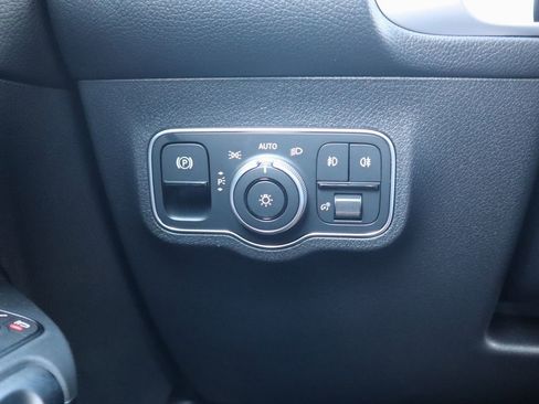 New 2026 Mercedes-Benz GLB 250 4MATIC image 22