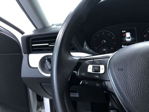 Used 2022 Volkswagen Passat 2.0T SE image 16