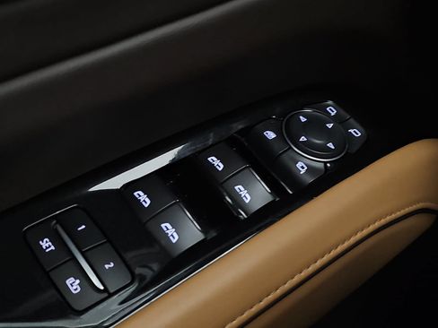 Used 2021 Cadillac Escalade ESV Premium Luxury AWD/4WD image 26