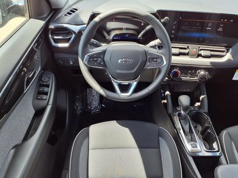 New 2026 Chevrolet TrailBlazer LT w/ Midnight Edition AWD/4WD image 9
