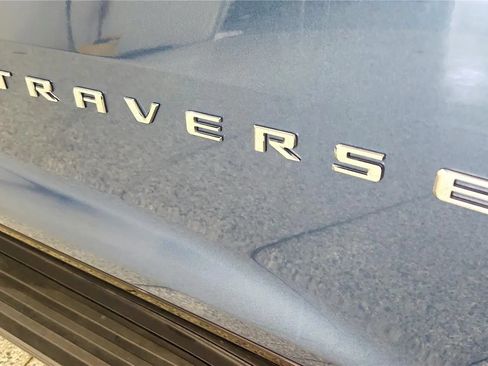 Used 2025 Chevrolet Traverse High Country FWD image 17