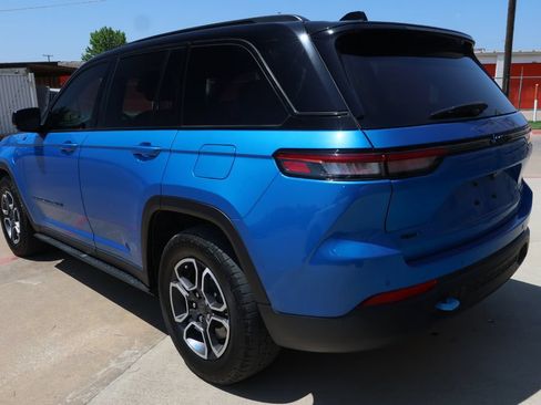 Used 2022 Jeep Grand Cherokee Trailhawk w/ Advanced Protech Group II AWD/4WD image 7