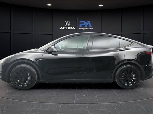 Used 2024 Tesla Model Y 2WD image 21