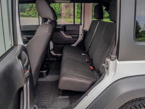 Used 2018 Jeep Wrangler Unlimited Sport S AWD/4WD image 14