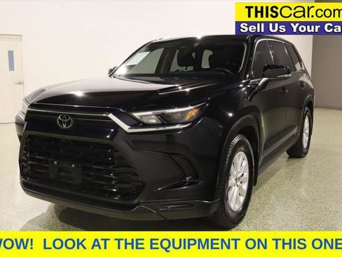 Used 2024 Toyota Grand Highlander XLE AWD/4WD image 3