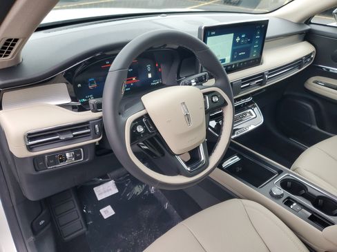 New 2026 Lincoln Corsair Premiere image 13