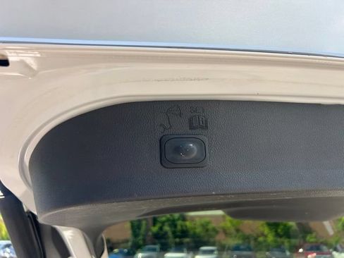 Used 2015 Ford Escape Titanium w/ Equipment Group 301A AWD/4WD image 16